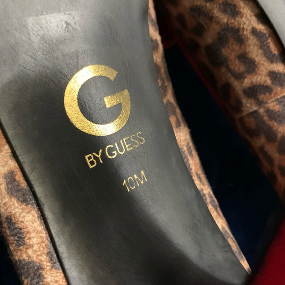 Women's Guess Heels, Size 10M, Leopard Print, Red Bow - Picture 5 of 9